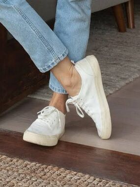 Everlane Cream Canvas Sneakers